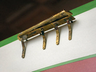 br-05-06-b03.jpg